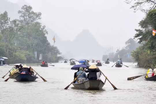 Chùa Hương mở bán vé thử nghiệm, khuyến cáo du khách chưa tiêm đủ liều vắc xin không nên đến
