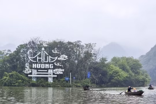 Bác thông tin Chùa Hương bất ngờ mở cửa từ 11/2