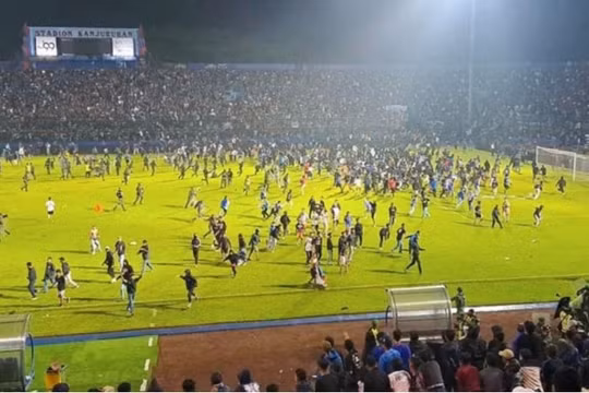Indonesia đứng trước nguy cơ bị FIFA cấm tổ chức các giải đấu lớn