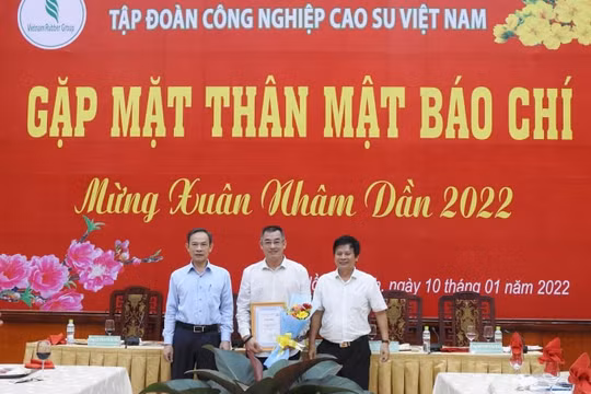 Hội Nhà báo Thành phố Hồ Chí Minh trao giải báo chí viết về ngành cao su Việt Nam lần 1/2021