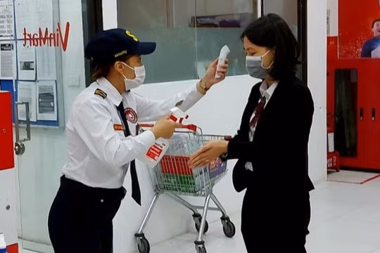 Tết đến gần, người dân cần thực hiện các biện pháp phòng chống dịch bệnh COVID-19 lây lan