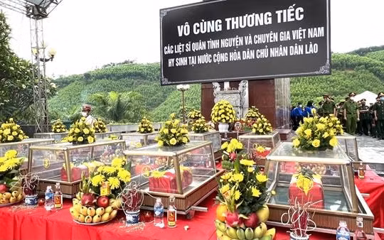 Hà Tĩnh: Truy điệu, an táng 11 hài cốt liệt sỹ hy sinh tại Lào