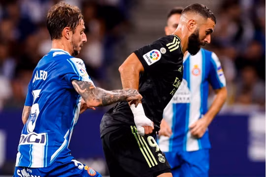Benzema tỏa sáng giúp Real Madrid đòi lại ngôi đầu bảng