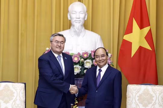 Việt Nam luôn coi trọng quan hệ hữu nghị truyền thống tốt đẹp với Kazakhstan