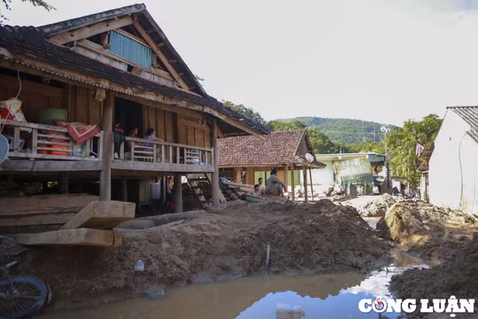 Kỳ Sơn (Nghệ An): Di dời 218 hộ dân ở 8 bản của xã Tà Cạ sau trận lũ quét