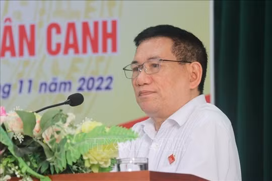 Cử tri băn khoăn về vấn đề vật giá leo thang khi có thông tin nâng lương