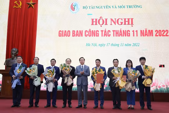 Bộ Tài nguyên và Môi trường quyết định điều động, bổ nhiệm hàng loạt lãnh đạo Vụ, Cục