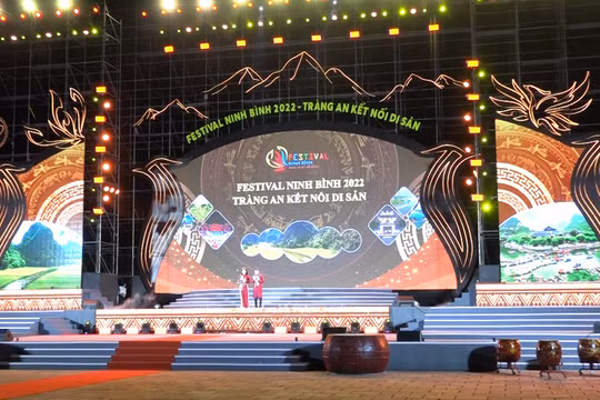 Ninh Bình: Rực rỡ đêm khai mạc Festival Tràng An kết nối di sản năm 2022