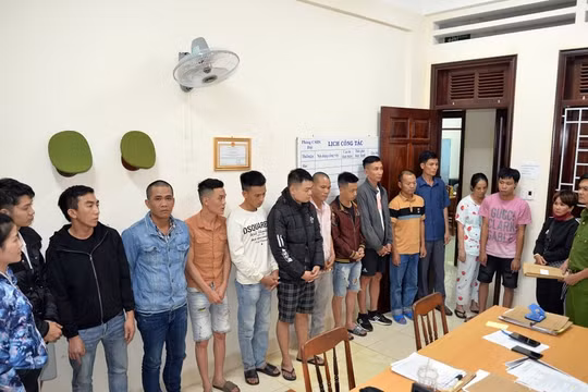 Triệt phá tụ điểm đánh bạc dưới hình thức “xóc đĩa”, bắt giữ 17 đối tượng