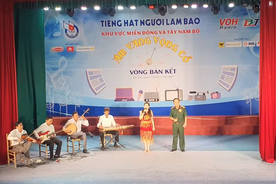 Sôi động vòng Bán kết Hội thi “Tiếng hát người làm báo” khu vực Nam sông Hậu