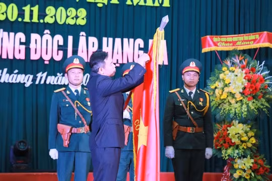 Ngành GD&ĐT tỉnh Quảng Trị đón nhận Huân chương Độc lập hạng Ba