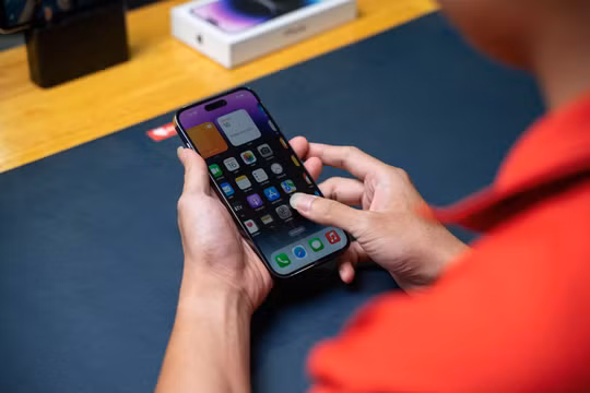 “Mổ bụng” bên trong iPhone 14 Pro Max đầu tiên tại Việt Nam