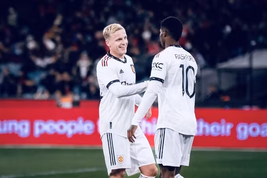 Van de Beek đứng trước cơ hội rời MU