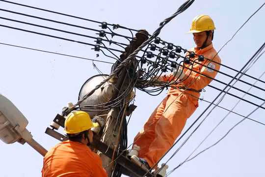Cách tính giá điện mới: Người sử dụng nhiều điện năng, trên 701 "số" sẽ phải gánh mức phí "nặng"