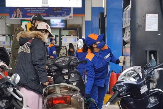 Giá xăng có thể tăng mạnh vào ngày mai, sau 3 kỳ giảm liên tiếp