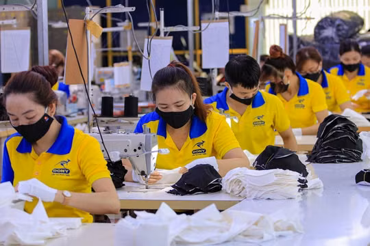 Tổ chức làm thêm giờ phải thỏa thuận với người lao động