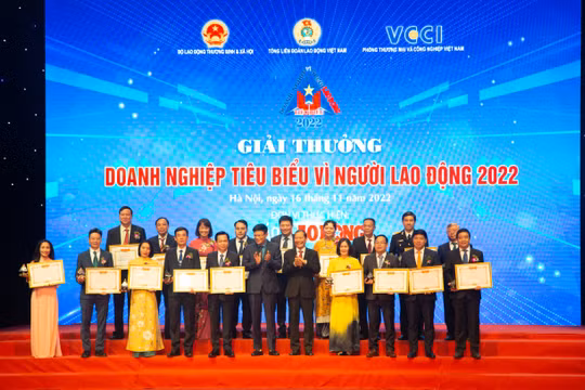 BAC A BANK tiếp tục nhận giải thưởng Doanh nghiệp tiêu biểu Vì người lao động năm 2022