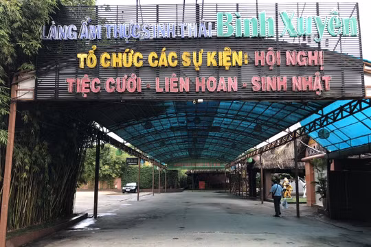 Nhà hàng bị yêu cầu tháo dỡ, khắc phục sai phạm, công nhân xin tồn tại qua Tết để không mất việc làm