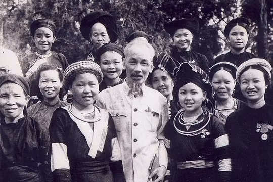 92 năm - từ Hội Phản đế Đồng minh…