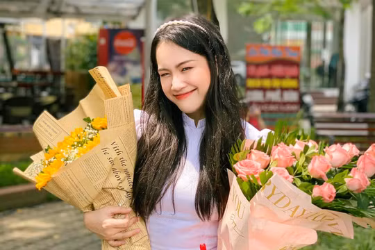 Nữ sinh dân tộc Nùng khiến nhiều người cảm phục vì thành tích đáng nể