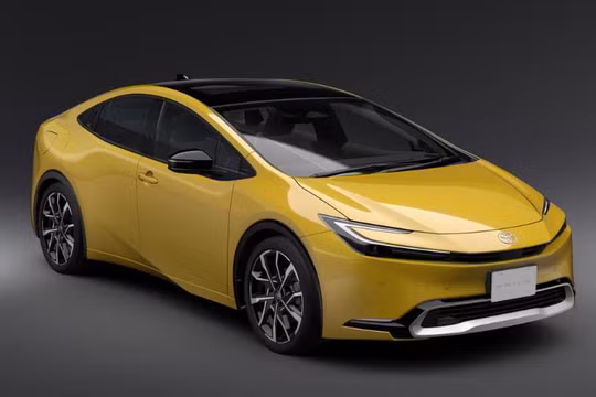 Toyota Prius được trang bị công nghệ sạc bằng năng lượng mặt trời