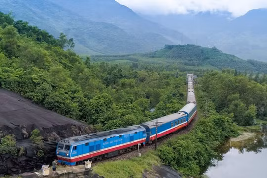 Phục hồi sản xuất và tăng sức cạnh tranh của ngành với các loại hình vận tải khác vẫn là bài toán khó