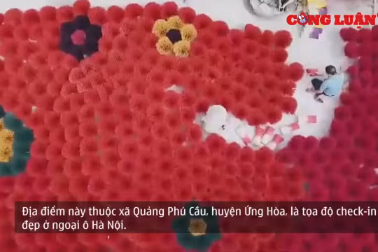 Giới trẻ Hà Nội rủ nhau đến chụp ảnh ở làng hương 100 năm tuổi, đẹp không kém gì xứ Huế