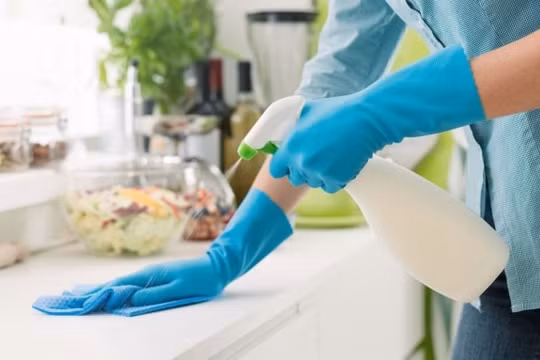 Cách giảm nguy cơ lây nhiễm khi sống chung với F0