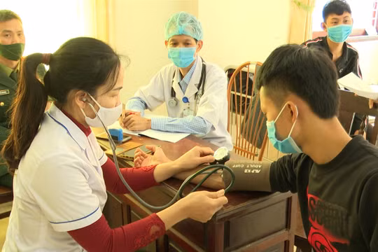 Không chấp hành lệnh gọi kiểm tra, khám sức khỏe nghĩa vụ quân sự sẽ bị phạt tiền từ 25-35 triệu đồng