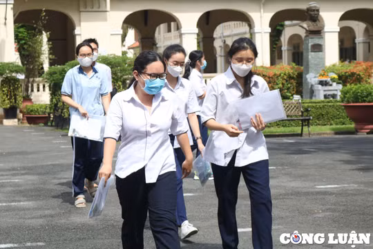 Đề thi môn Văn kỳ thi tốt nghiệp THPT Quốc gia 2022: Nên ‘múa bút’ theo hướng nào?
