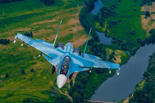 Sukhoi kỷ niệm 45 năm ra mắt: Chiến đấu cơ huyền thoại