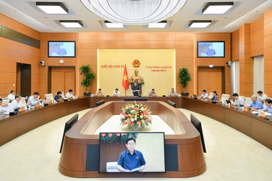 Nghị quyết của Ủy ban Thường vụ Quốc hội về công tác nhân sự