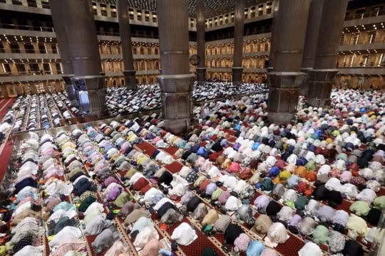 Tháng lễ Ramadan bắt đầu trong nỗi lo về lương thực