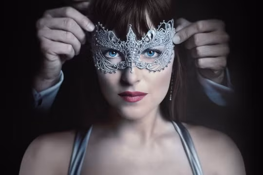 Dakota Johnson: '50 sắc thái là bộ phim tâm thần, điên rồ’