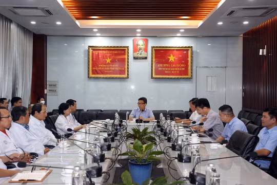Tình trạng thiếu thuốc, vật tư y tế: Mệnh lệnh trên hết là cứu dân, giải quyết tận gốc vấn đề