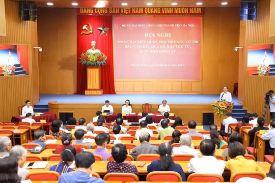 Cử tri băn khoăn việc thực hiện "lời hứa" của các bộ, ban, ngành về xăng dầu