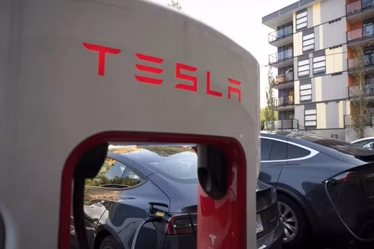 Tesla bị kiện vì 'lừa dối' người tiêu dùng về xe tự lái