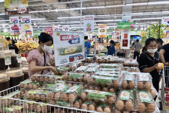 Hà Nội: Giá rau xanh, thực phẩm tăng chóng mặt