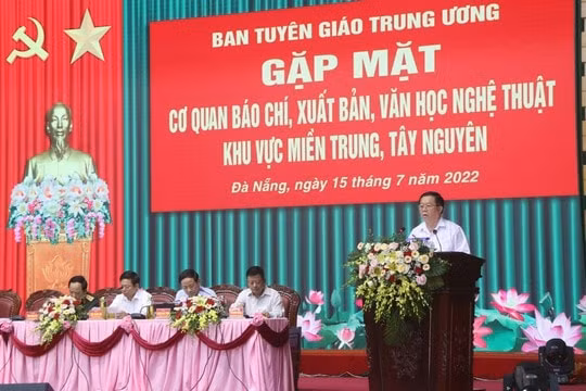 Quán triệt sâu sắc vị trí, tầm quan trọng của báo chí trong đời sống tinh thần của nhân dân