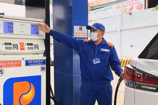Chuyên gia: Biện pháp hữu hiệu nhất để chống lạm phát là giảm thuế