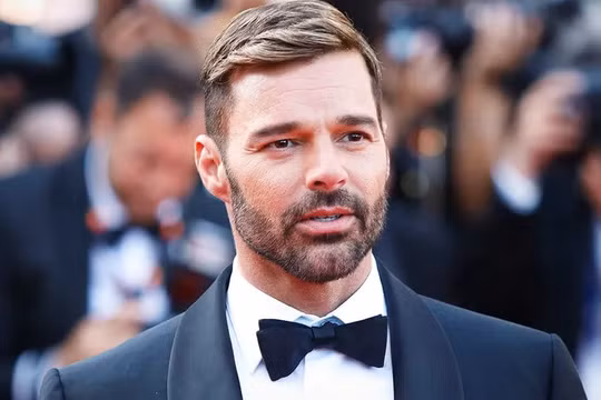 Ricky Martin bị tố bạo hành gia đình