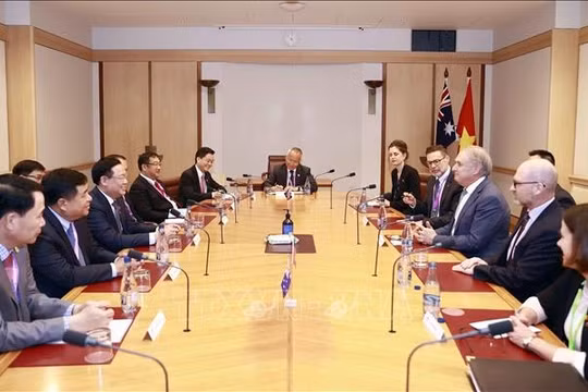 Chủ tịch Quốc hội Vương Đình Huệ tiếp Bộ trưởng Thương mại và Du lịch Australia