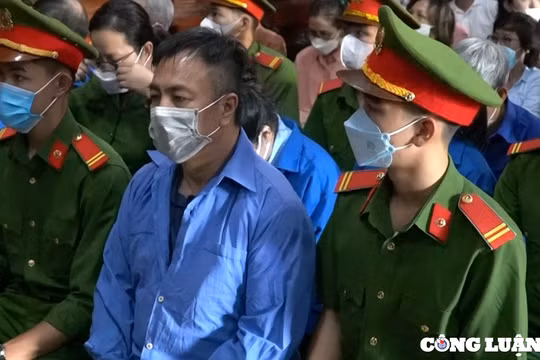 Cựu Giám đốc Bệnh viện mắt TP HCM bị đề nghị mức án 8 - 9 năm tù
