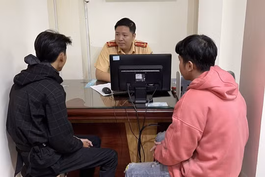 Ngăn chặn 20 xe máy đi trên cao tốc TP.HCM - Long Thành - Dầu Giây