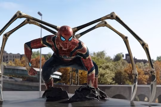 'Spider Man: No Way Home' vượt qua phim của Brad Pitt