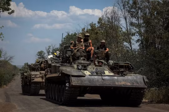 Ukraine đề nghị cung cấp thêm vũ khí trong cuộc chiến ở Donbas