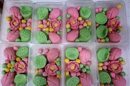 Set bánh trôi hoa sen “làm mưa, làm gió” trước thềm lễ Tết Hàn thực