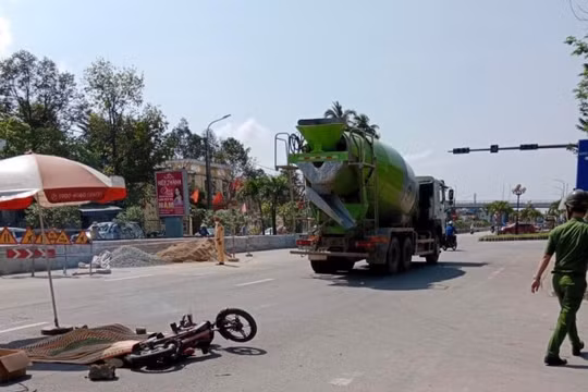 Bé gái tử vong sau va chạm với xe tải bồn