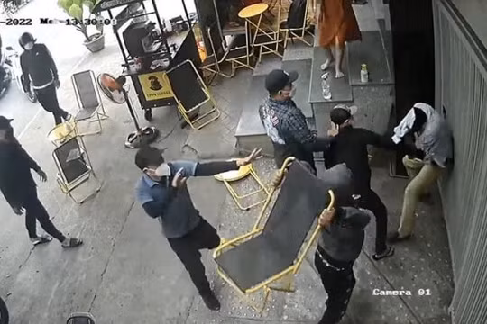 Vụ hành hung giám đốc vì mâu thuẫn tiền bạc: Tạm giữ nhóm nghi phạm