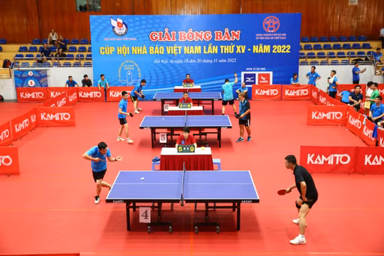 Nhiều đội, cá nhân lọt vào bán kết, chung kết Giải Bóng bàn Cúp Hội Nhà báo Việt Nam lần thứ XV - 2022